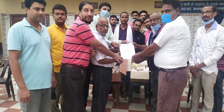 निधि स्मृति प्रतिष्ठानलाई औषधि सहयोग