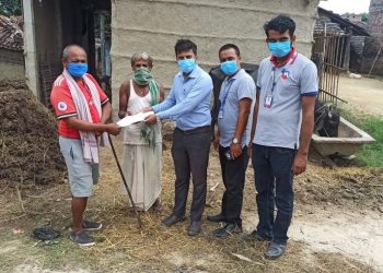 रिलायबल इन्सोरेन्सले ठाकुरलाई दुई किस्तामै उपलब्ध गराए रकम