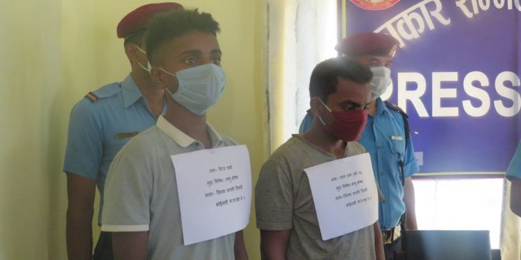 ब्राउन सुगर सहित दुई जना पक्राउ