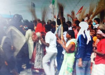 सर्लाहीमा प्रहरी र कांग्रेसबीच झडप, ४ दर्जन घाइते