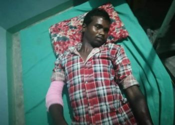 वडाध्यक्षले एक युवकलाई कुट्दाकुट्दै मरनासन्न बनाए
