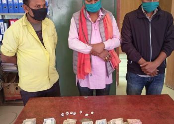 जुआ खेल्ने र लागू औषध सहित महोत्तरीमा ४ पक्राउ