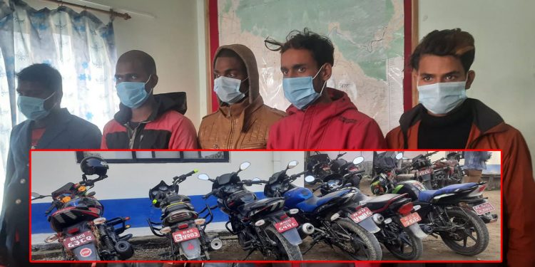प्रहरीको मोटरसाइकल चोरिएपछि २४ घण्टा नबित्दै चोरहरु समातिए