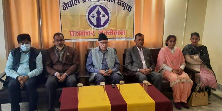 राष्ट्रपति र प्रधानमन्त्रीद्वारा लोकतन्त्र समाप्त पार्ने खेल : नेता डा. कोइराला