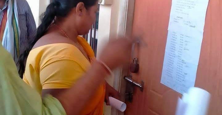सबैला नगरपालिका जनप्रतिनिधीहरूले नै गरे तालाबन्दी