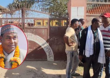 स्थानीयले अध्यक्षलाई कारवाहीको मांग गर्दै गाउँपालिकामा गरे तालाबन्दी