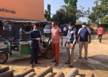 चेम्बर्सले विभिन्न अस्पताल र संस्थालाई उपलब्ध गराए आक्सिजन ग्यास