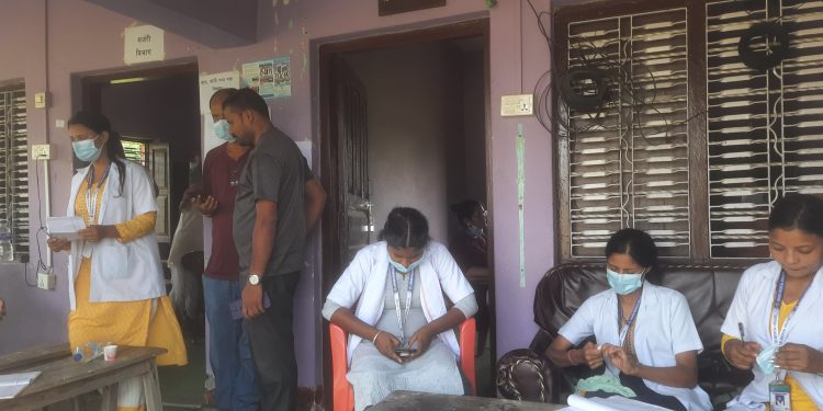 परवाहामा जानकी मेडिकल कलेजकाे निशुल्क स्वास्थ्य शिविर, ४ सयभन्दा बढीले लिए सेवा