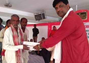 वडाका जेष्ठ नागरिकहरूलाई लताकपडाले सम्मान
