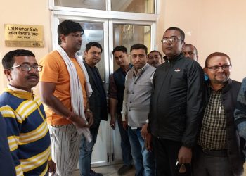 मेयर साहको निर्देशनमा दुव्र्यवहार गरिएको भन्दै उपमहानगरमा तालाबन्दी