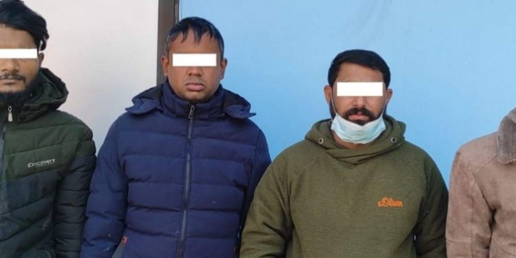 नक्कली पिसिआर रिपाेर्ट बेच्ने धनुषाका दुई जना सहित ४ पक्राउ