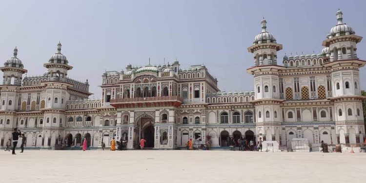 जानकी मन्दिर सौन्दर्यकरणको नाममा बिछाइएकाे मार्बलमा भ्रष्टाचार