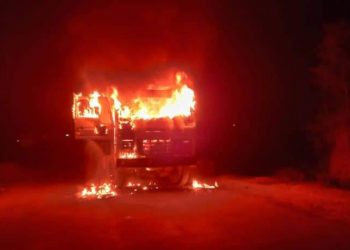 बन्दको मौका छोपी चालक आफै गाडीमा लगाए आगो