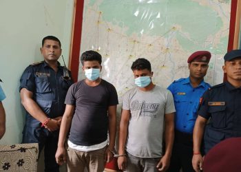 वृद्धको रकम लुटेर फरार युवकहरु परे प्रहरी फन्दामा