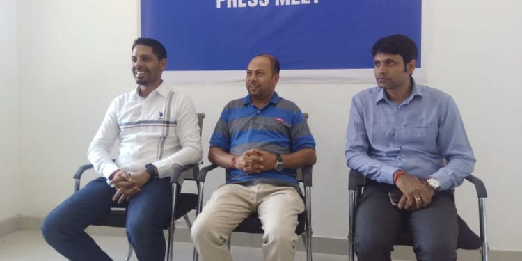 बिहिवार जानकी मन्दिरमा बजाजको पल्सर एनएस १२५ लञ्च गरिदै