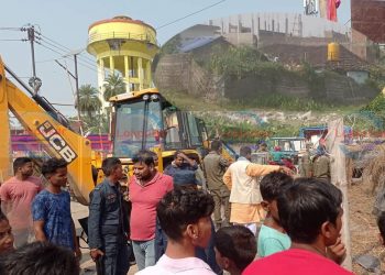 अरुको संरचना भत्काउने वडाध्यक्षको आफ्नै घर मन्दिरको जग्गामा