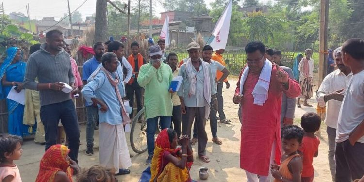 धनुषा १ को त्रिपक्षीय प्रतिष्पर्धामा कमल उक्लिदै
