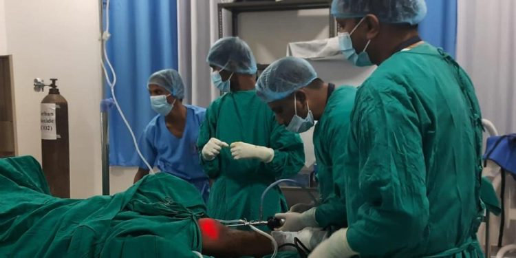 सेन्ट्रल हस्पिटलद्वारा मधेश प्रदेशमै पहिलाे पटक अर्थाेस्काेपी सेवा