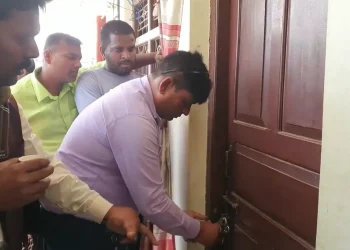 कर्मचारी भर्ना गरेको भन्दै लक्ष्मिनिया गाउँपालिकामा तालाबन्दी
