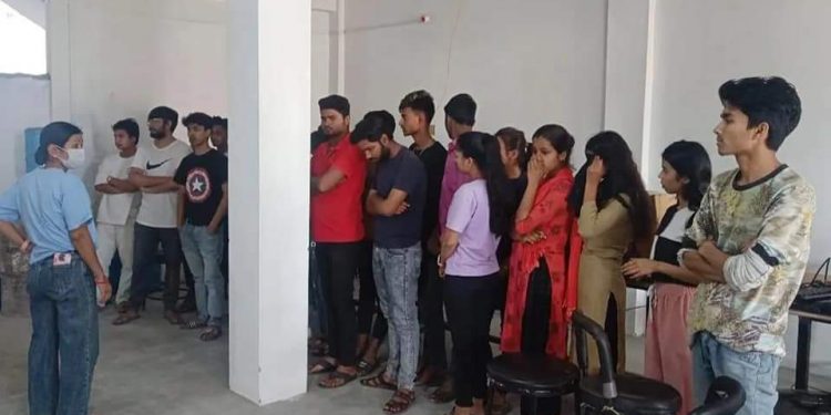 अनलाईन ठगीमा संलग्न २३ जना जनकपुरबाट पक्राउ
