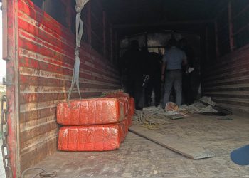 गाँजा र ट्रकसहित चालक प्रहरी नियन्त्रणमा