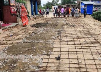गाउंपालिका कार्यालय अगाडि नै मापदण्ड विपरित माटाैमै सडक ढलान