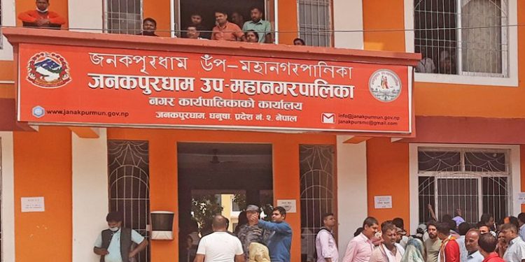 उपमहानगरमा मेयर साहको छोराको दादागिरी