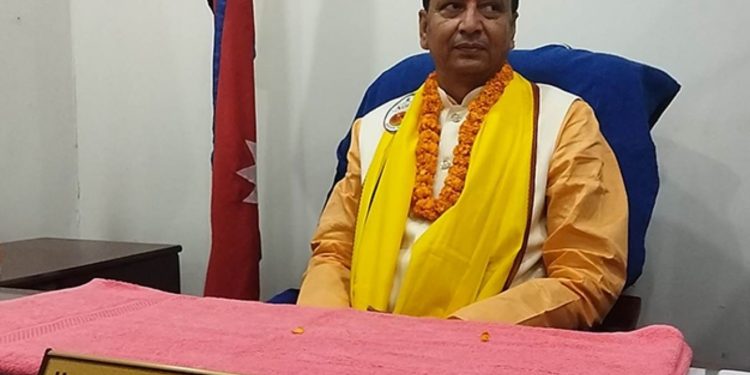 आलोचनाबाट भाग्दै मुख्यमन्त्री यादव