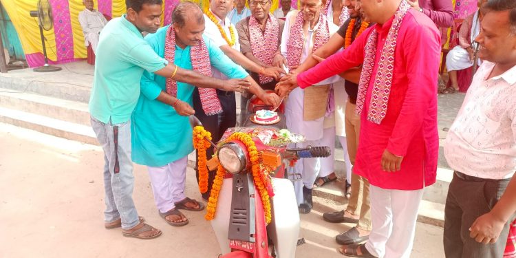 २५ वर्षदेखि एउटै मोटरसाइकलको साथ, मनाइयो सिल्बर जुबिली