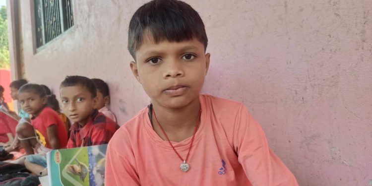 गरीबको बच्चा पनि इन्जिनीयर बन्न सक्छ रविको संकल्प