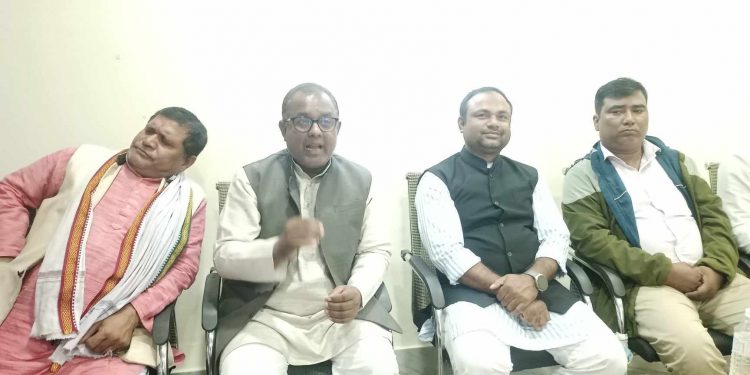 अनाजबाट बनाइने सितारामको प्रतिमाको तयारी थालियो