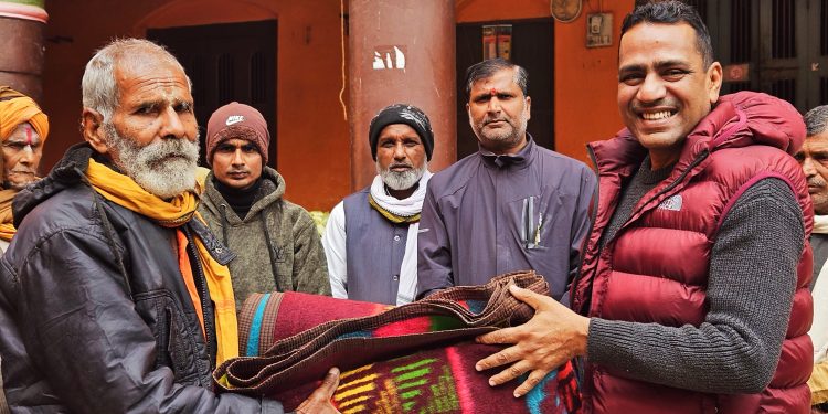 चिसोबाट जोगिन साधुहरुलाई मटिहानी नपाले दिए कम्बल