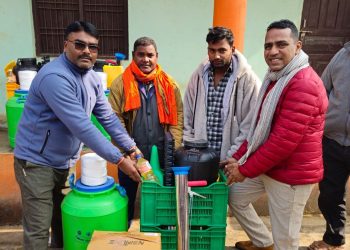 मटिहानीमा कृषकहरूलाई कृषि उपकरण वितरण