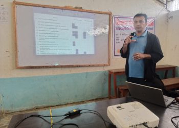 स्वच्छ खानेपानी र सरसफाईका लागि शिक्षकसंग छलफल