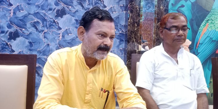 जनकपुरधाम ५ मा तालाबन्दीले पाेलियाे खाेपसहित सम्पुर्ण सेवा प्रभावित