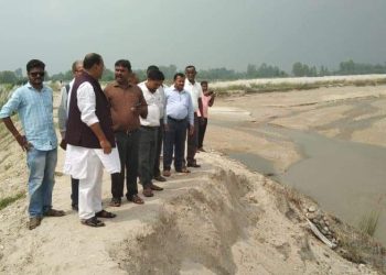 बाढी  प्रभावित क्षेत्रकाे अवस्था बुझ्न अहाेरात निरिक्षणमा मन्त्री यादव