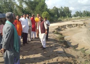 राताे नदी प्रभावित क्षेत्र बलवामा मन्त्री यादवकाे निरिक्षण
