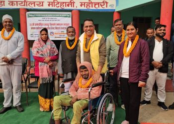 अपाङ्गता भएकालाई मटिहानी नगरपालिकाद्वारा ह्वील चेयर वितरण