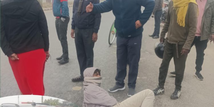 घाइतेलाई आफ्नै गाडीमा मन्त्री यादवले पुरयाए अस्पताल