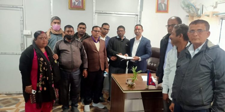 हंसपुर मेयर यादवले शिक्षा ध्वस्त पारे