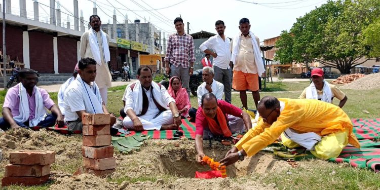 मन्त्री यादवको नागरिक सम्मान : ज्येष्ठ नागरिकबाट शिलान्यास