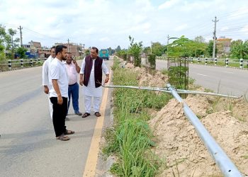 जडान भइरहेकाे सडक बत्तीको गुणस्तर जाँच गर्न अनुगमनमा मन्त्री यादव