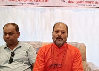 कर फिर्ताकाे माग गर्दै जनकपुरका सुनचाँदी व्यवासयी आन्दोलित