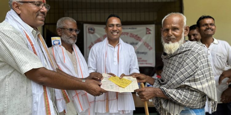 मटिहानी नपाका १६० जनालाई दिइयो जग्गाको लालपुर्जा