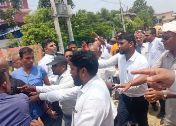 महासंघकाे जग्गा कब्जा गर्न वकिलहरू गरे पत्रकारमाथि आक्रमण, आधा दर्जन घाइते