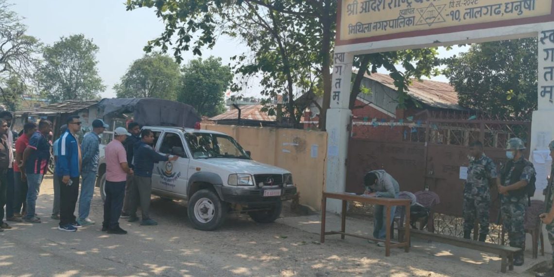 घुस सहित सशस्त्र प्रहरी इन्सपेक्टर पक्राउ