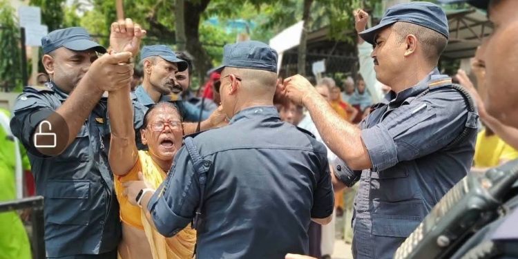 अदालतअगाडि नै आत्मदाहको प्रयास
